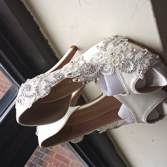 Prom or wedding shoe - Picture 3 of 7